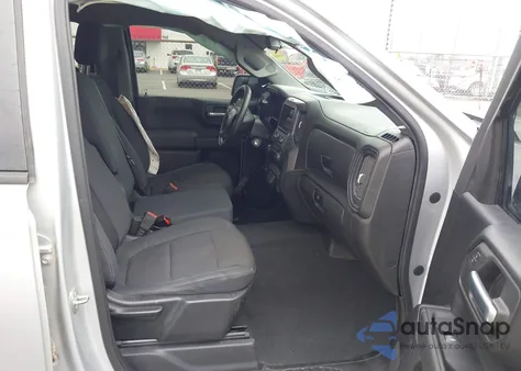 2019 Chevrolet Silverado 1500 Custom z USA, uszkodzony, nr VIN 1GCUYBEF2KZ408257